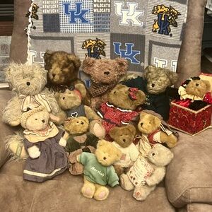Boyd’s bears and longaberger baskets